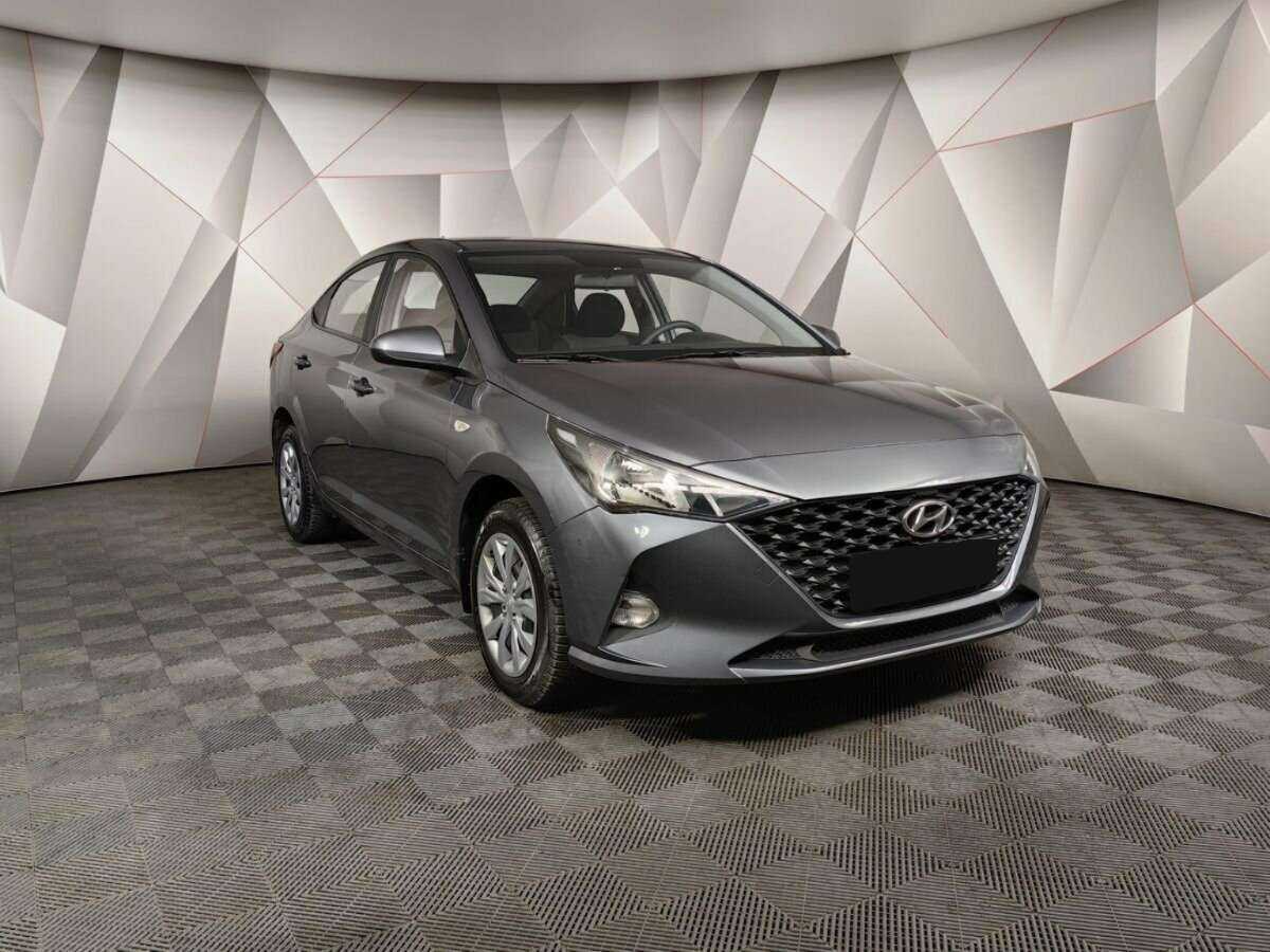 Hyundai Solaris с пробегом — 2022 год. Фото: #2