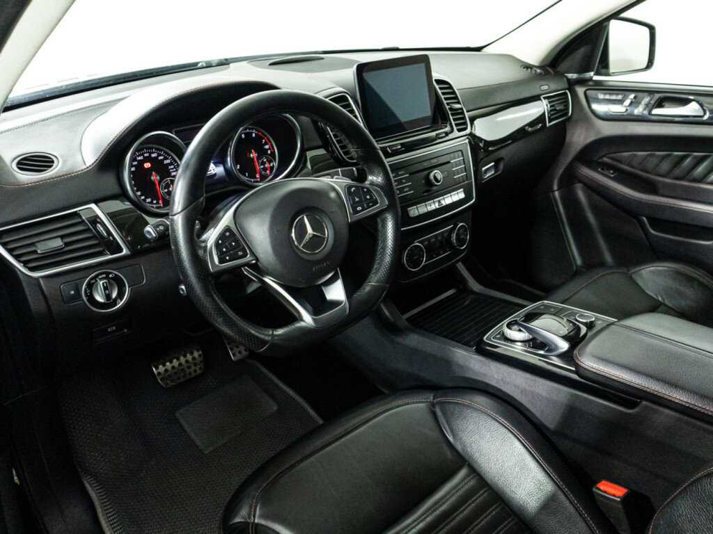 Mercedes-Benz GLE Coupe с пробегом — 2016 год. Фото: #10