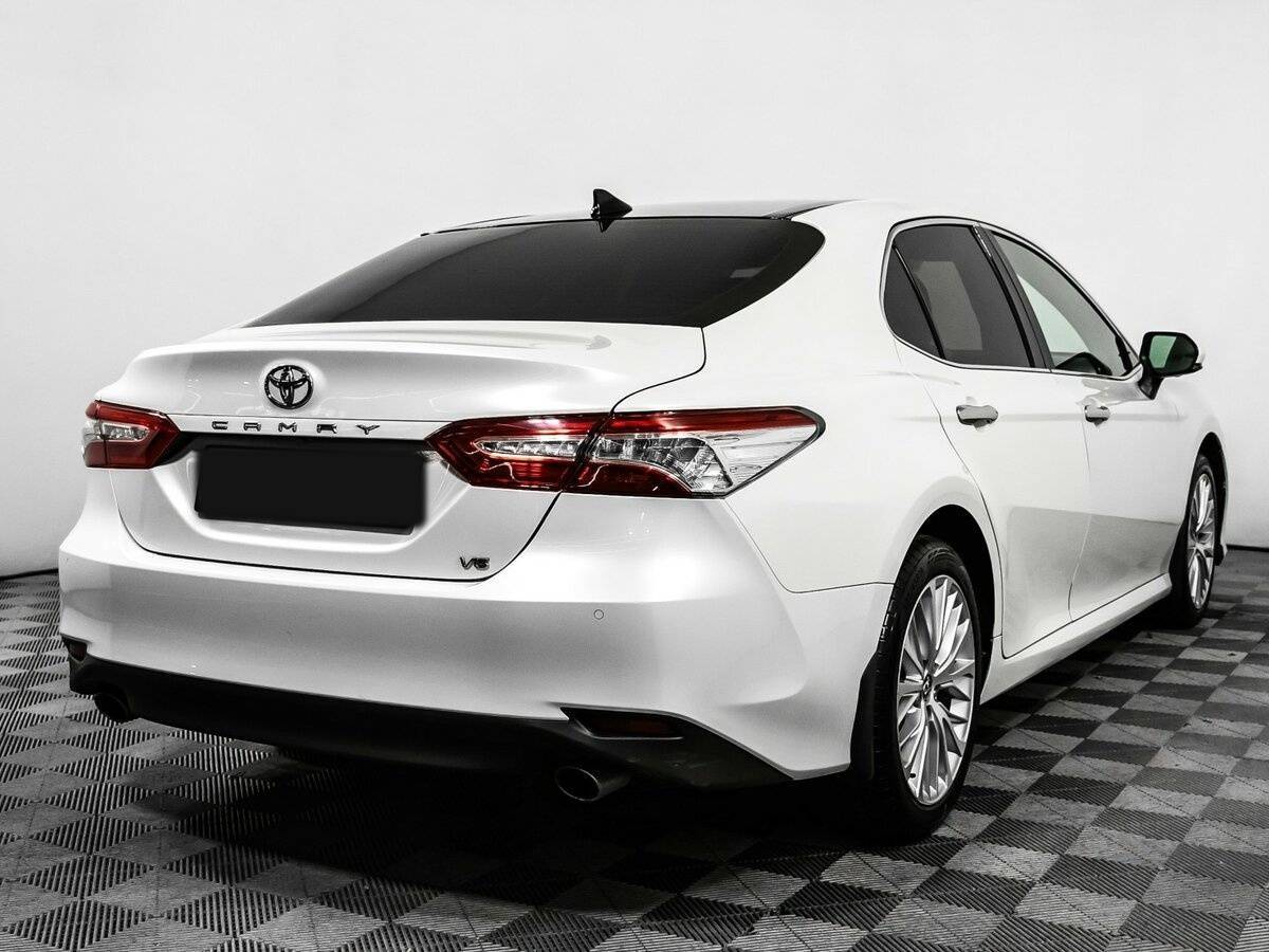 Toyota Camry с пробегом — 2019 год. Фото: #4
