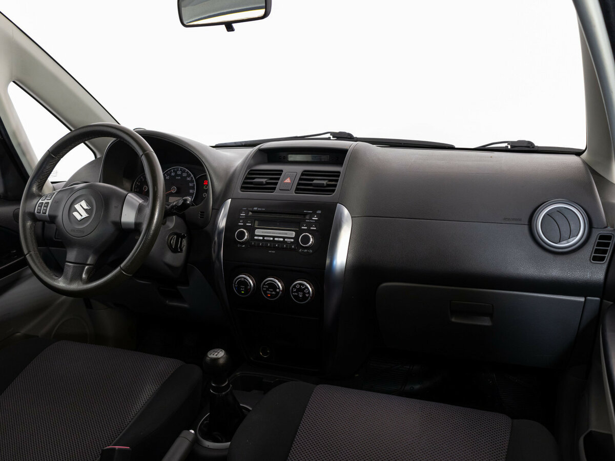 Suzuki SX4 с пробегом — 2007 год. Фото: #6
