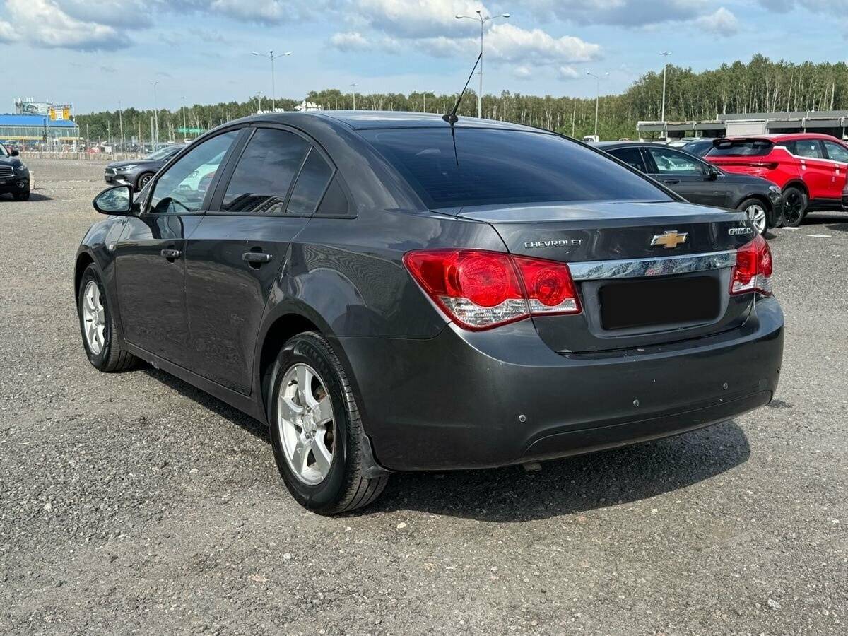 Chevrolet Cruze с пробегом — 2012 год. Фото: #3
