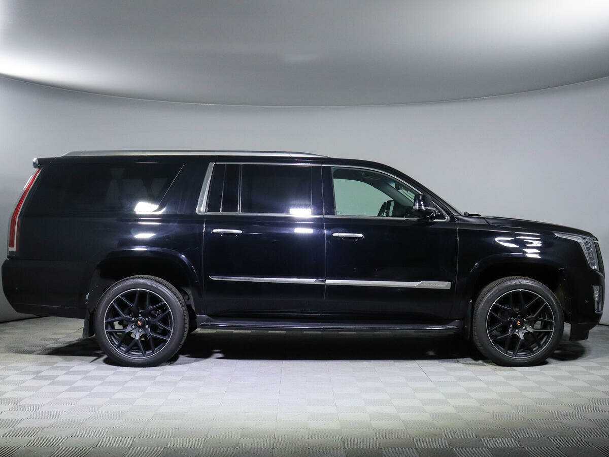 Cadillac Escalade с пробегом — 2018 год. Фото: #2