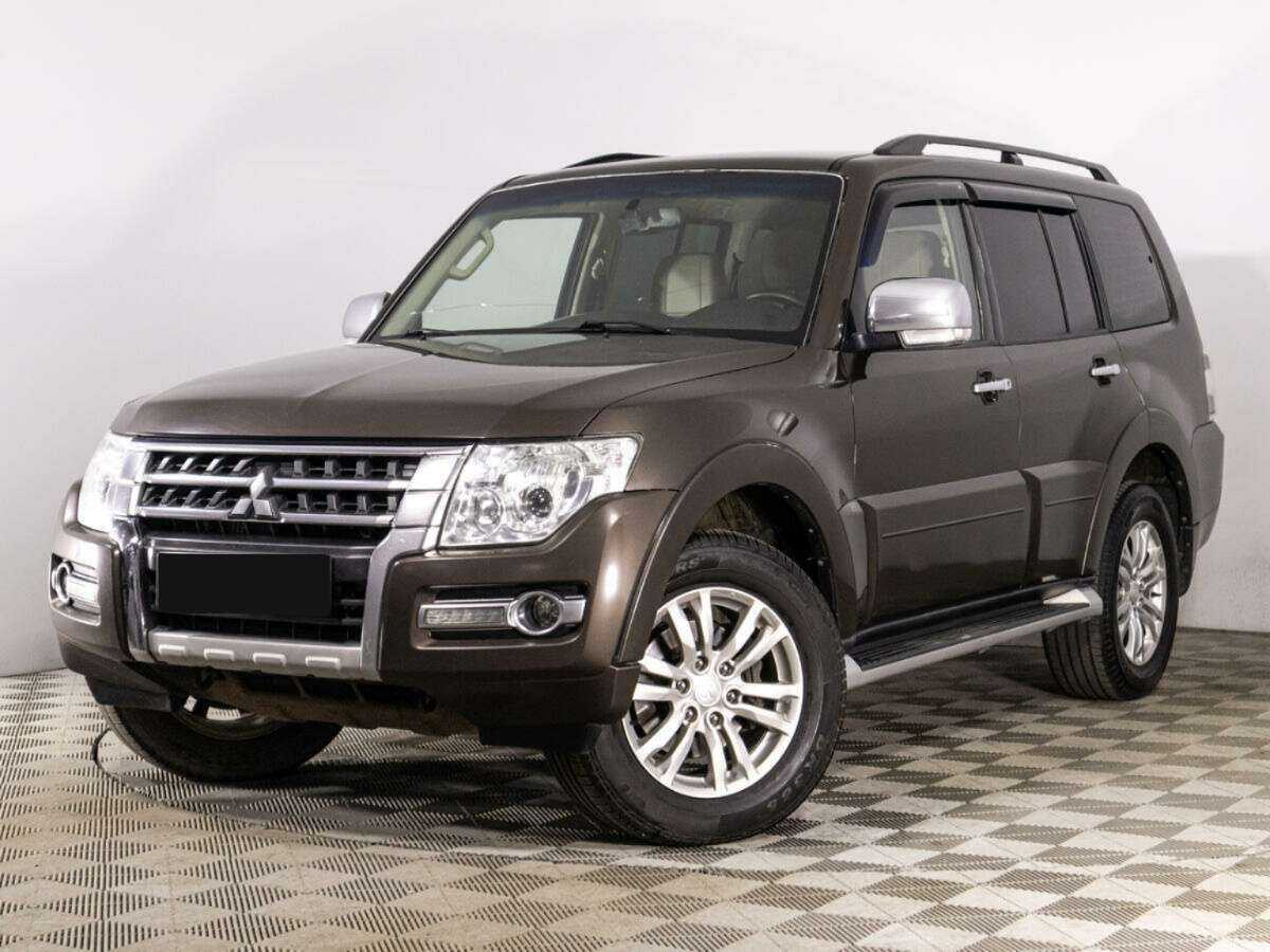 Mitsubishi Pajero с пробегом — 2017 год. Фото: #0