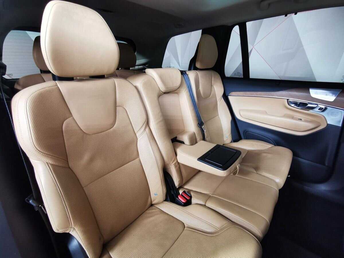 Volvo XC90 с пробегом — 2015 год. Фото: #12
