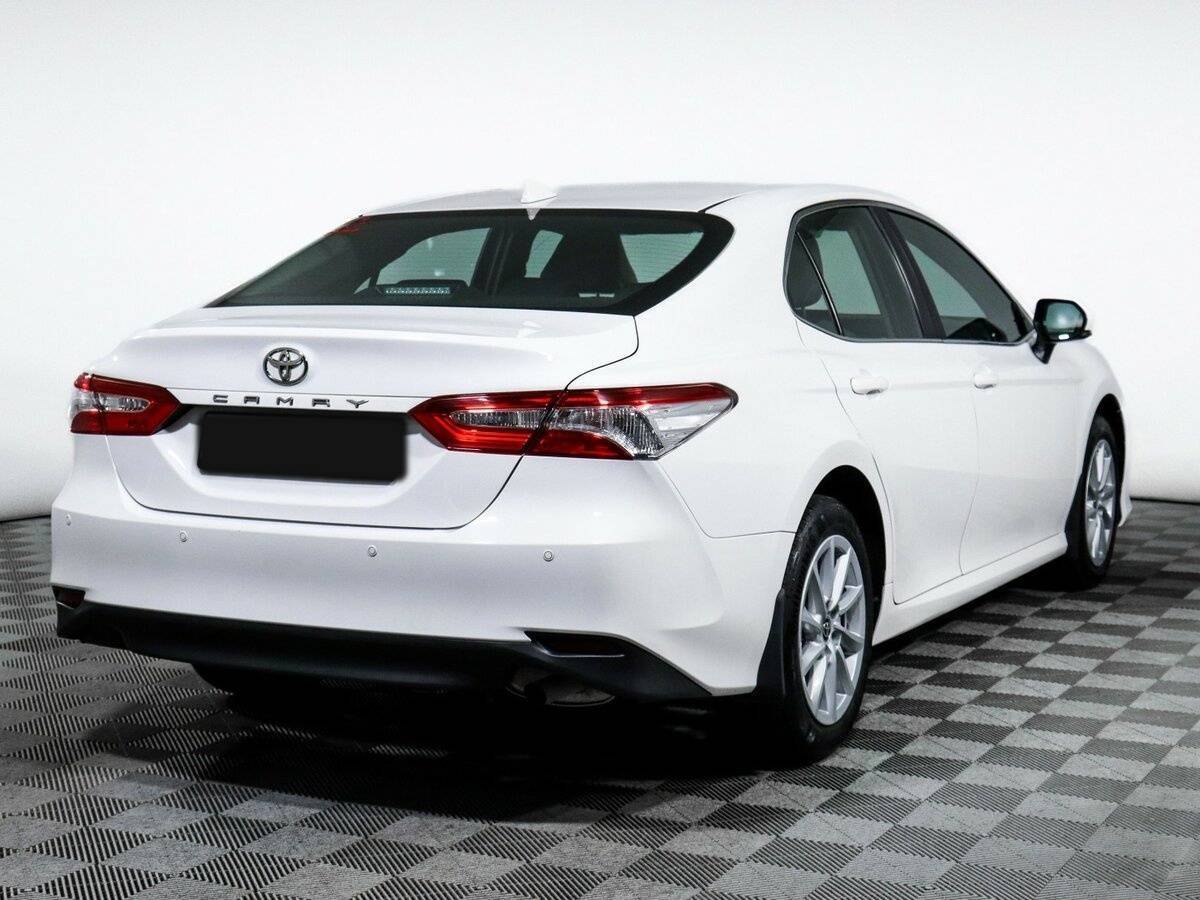 Toyota Camry с пробегом — 2021 год. Фото: #4