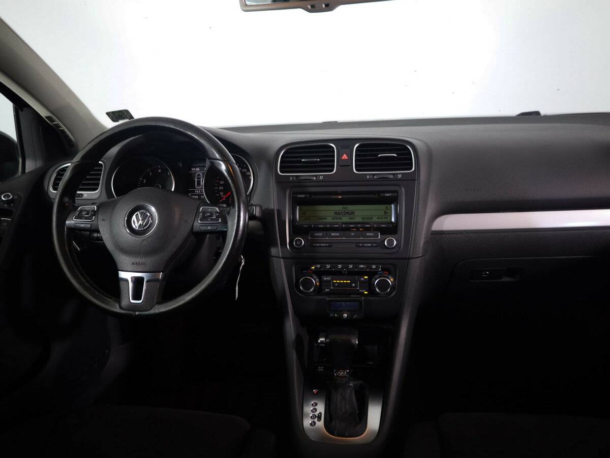 Volkswagen Golf с пробегом — 2009 год. Фото: #5