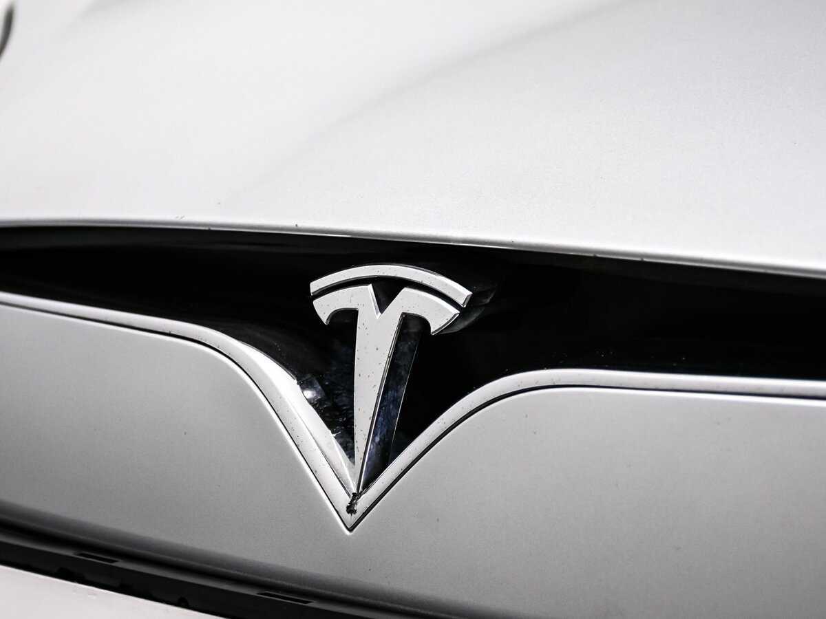 Tesla Model S с пробегом — 2016 год. Фото: #14