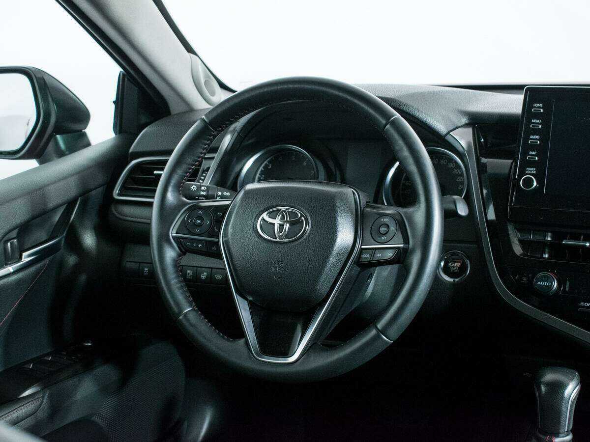 Toyota Camry с пробегом — 2021 год. Фото: #13