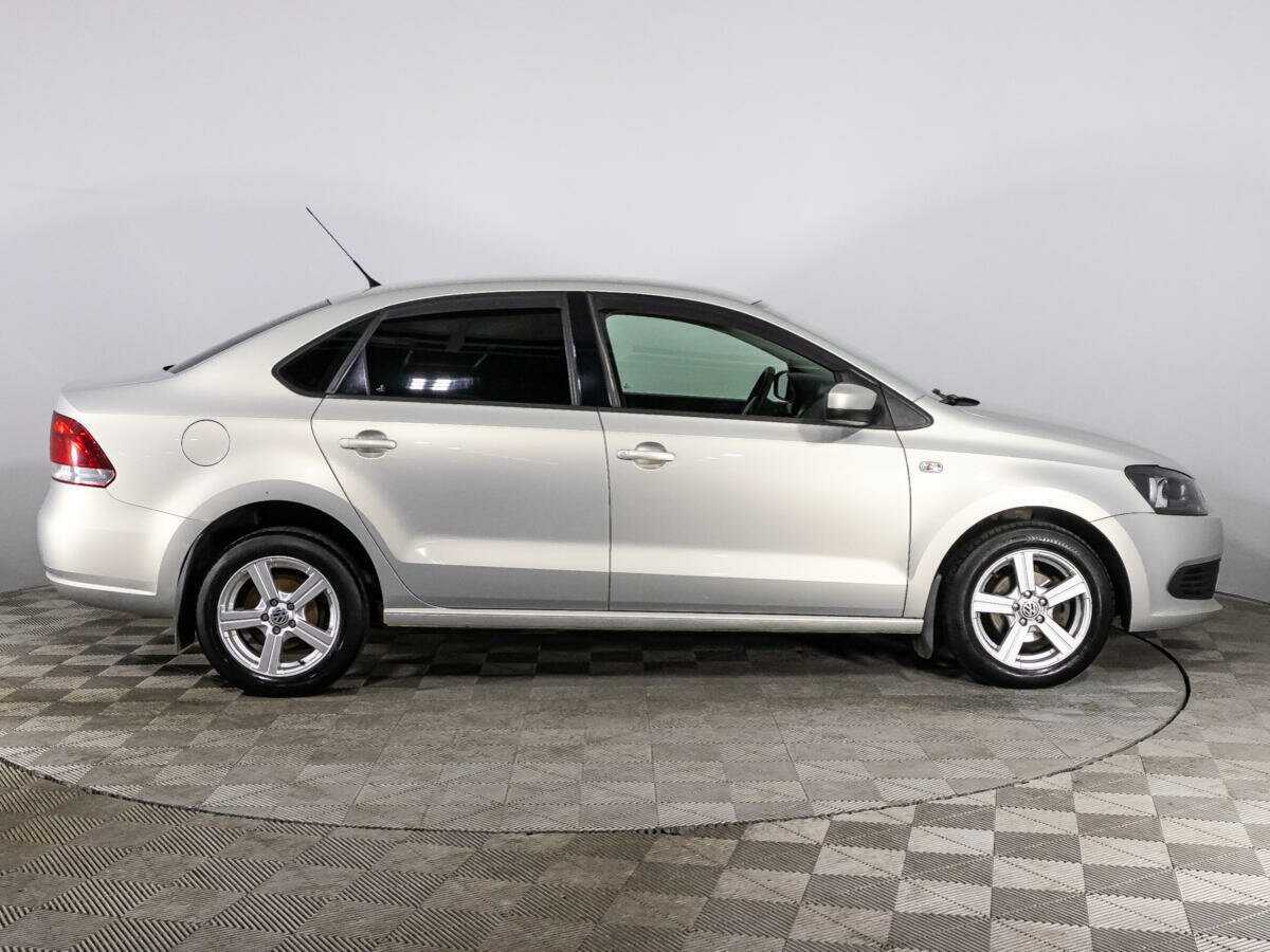 Volkswagen Polo с пробегом — 2013 год. Фото: #3