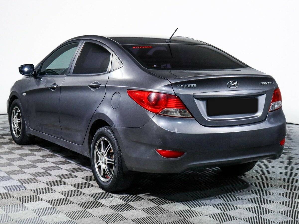 Hyundai Solaris с пробегом — 2011 год. Фото: #5