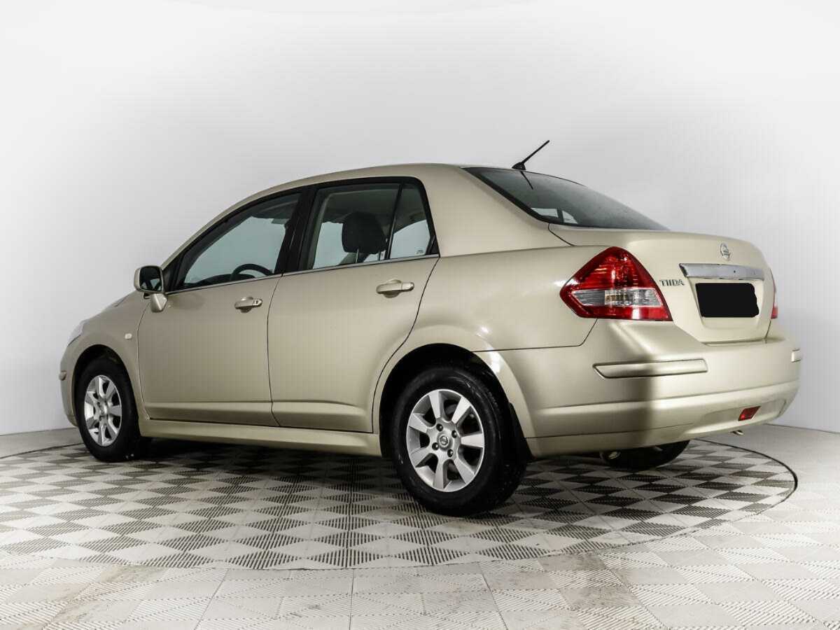 Nissan Tiida с пробегом — 2011 год. Фото: #5