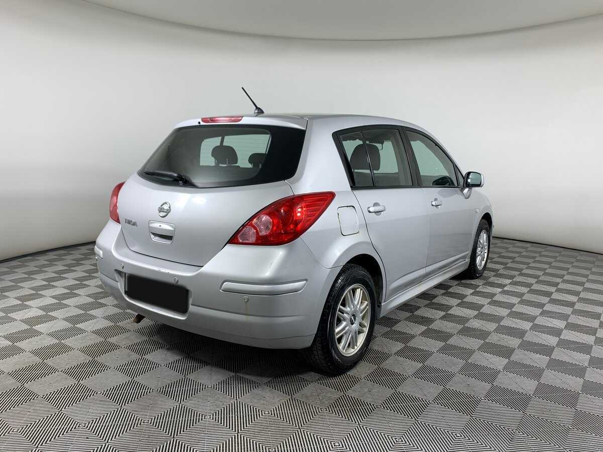 Nissan Tiida с пробегом — 2011 год. Фото: #4