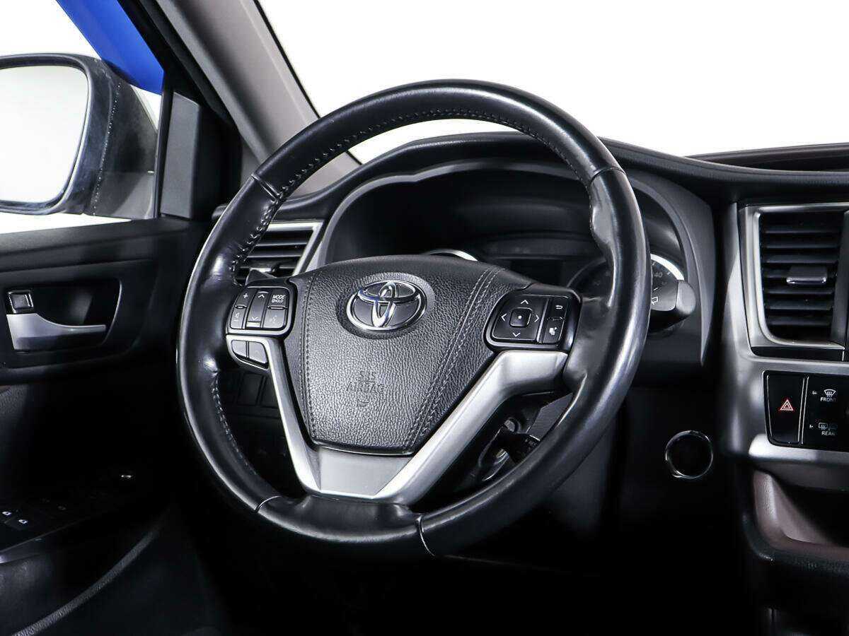 Toyota Highlander с пробегом — 2017 год. Фото: #14