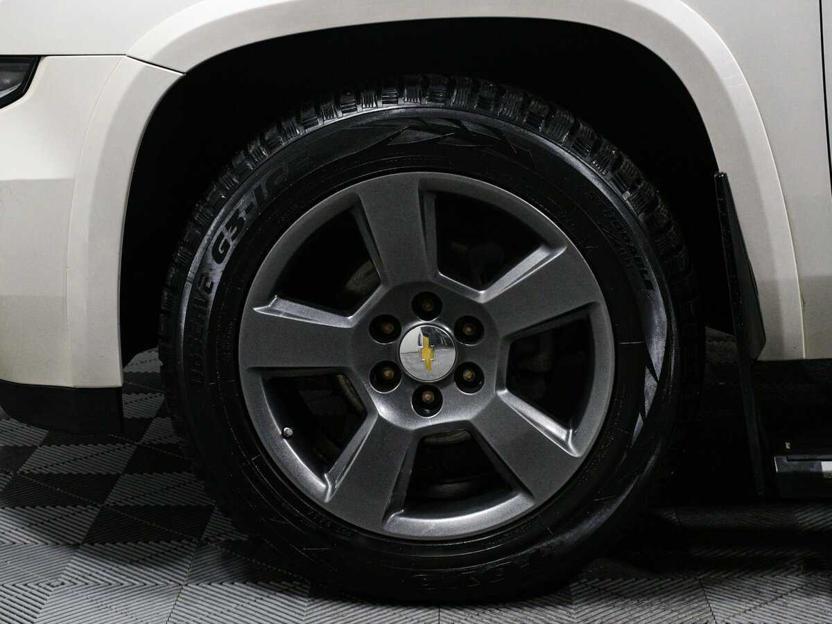 Chevrolet Tahoe с пробегом — 2015 год. Фото: #10
