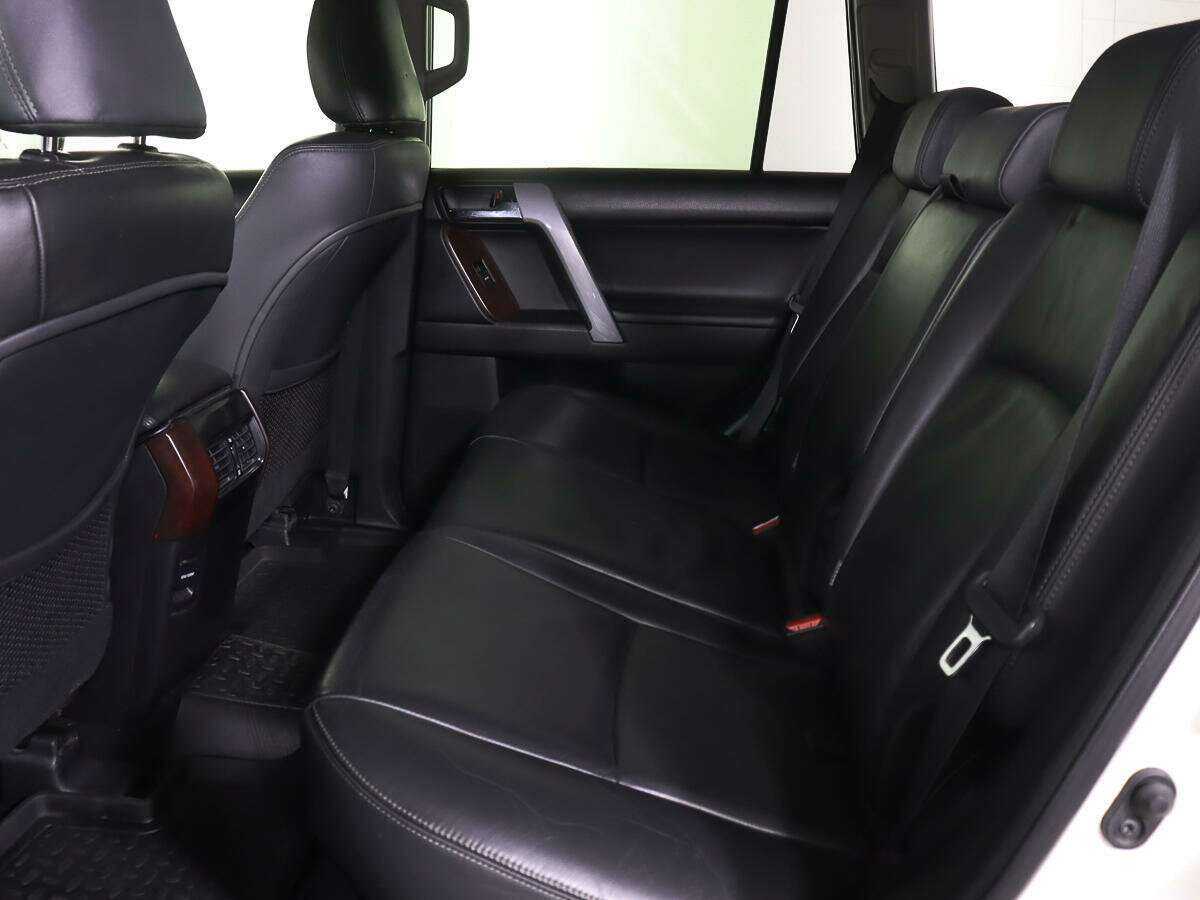 Toyota Land Cruiser Prado с пробегом — 2015 год. Фото: #8