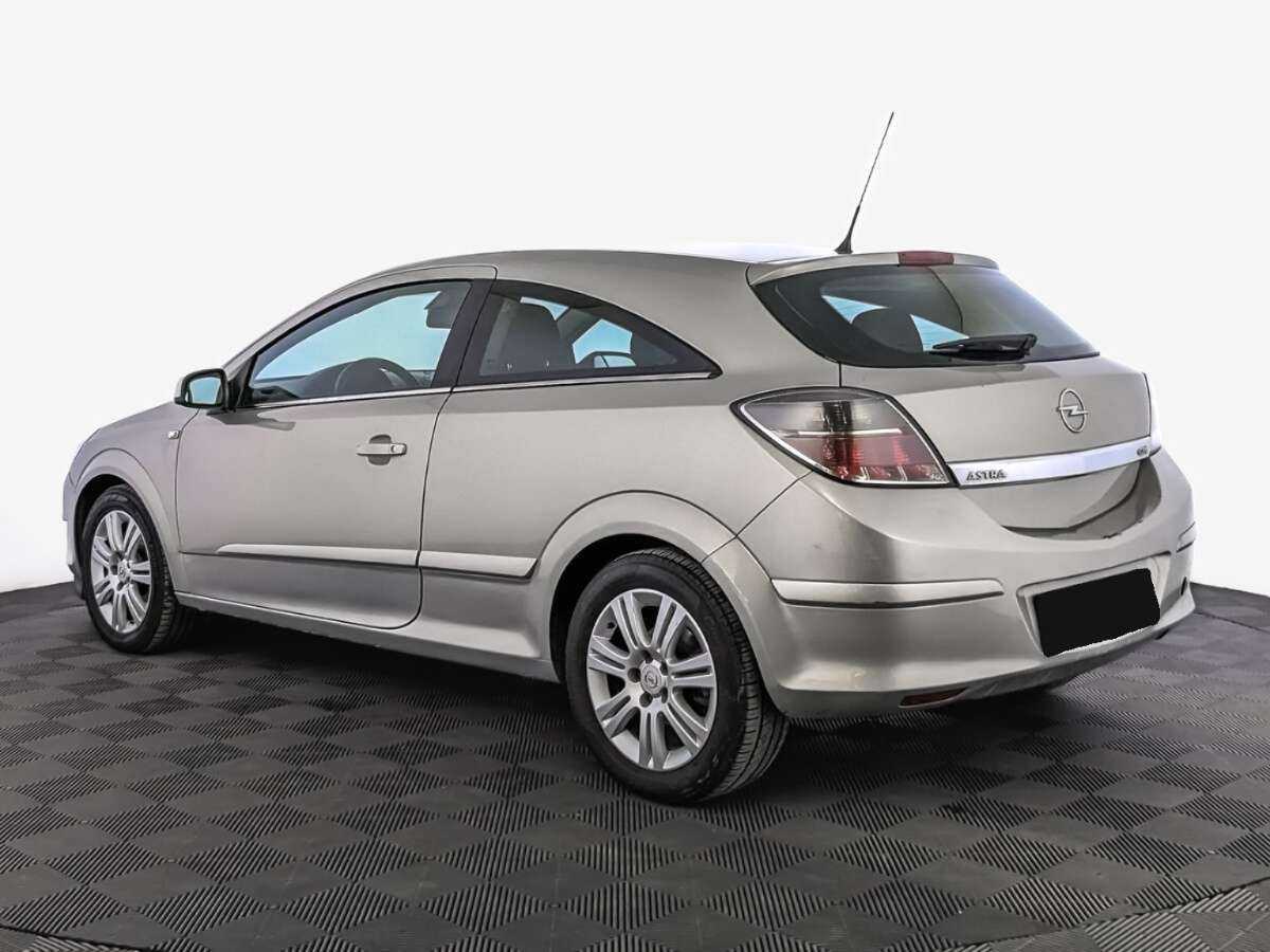 Opel Astra с пробегом — 2008 год. Фото: #6