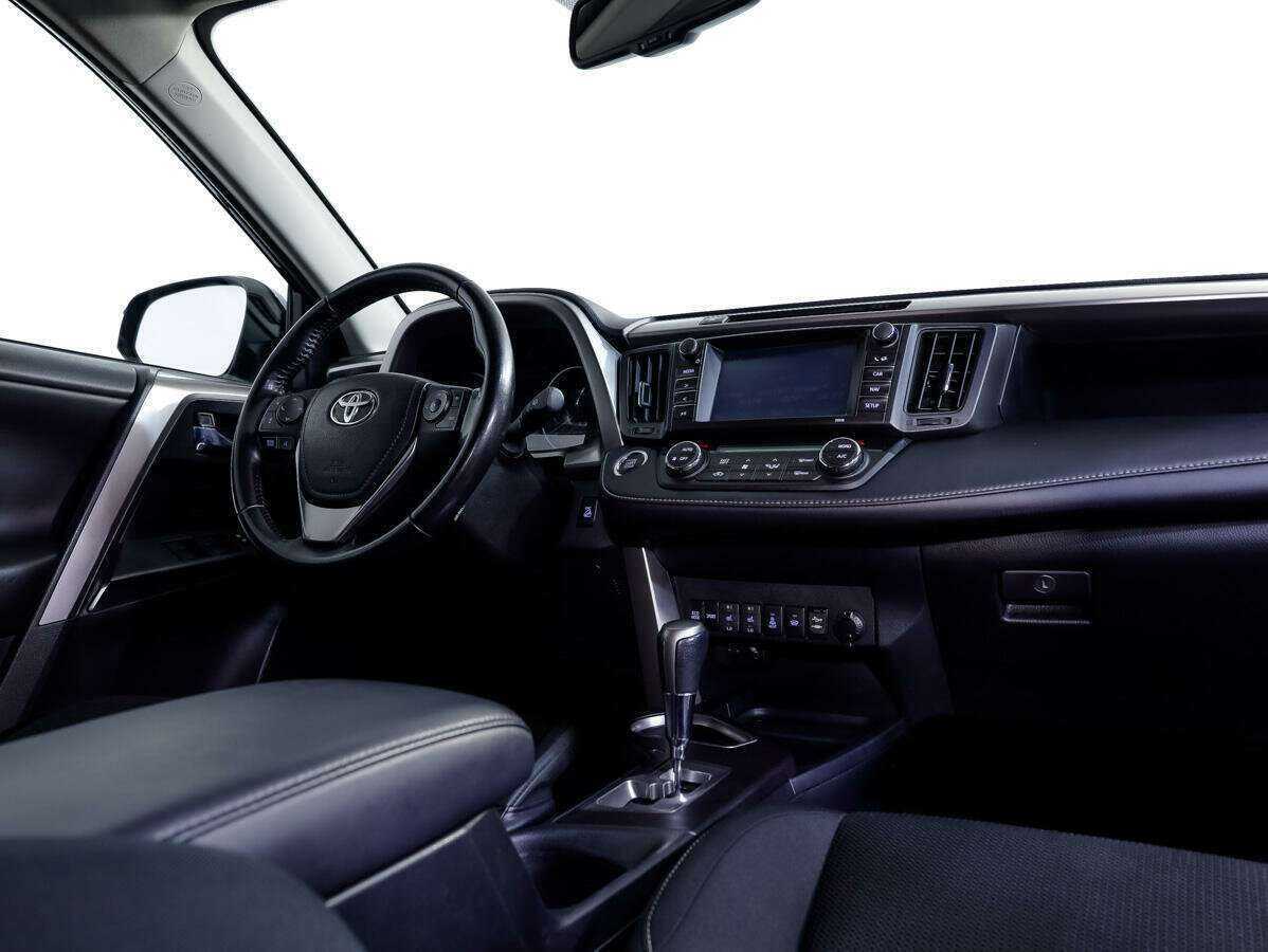 Toyota RAV4 с пробегом — 2019 год. Фото: #7