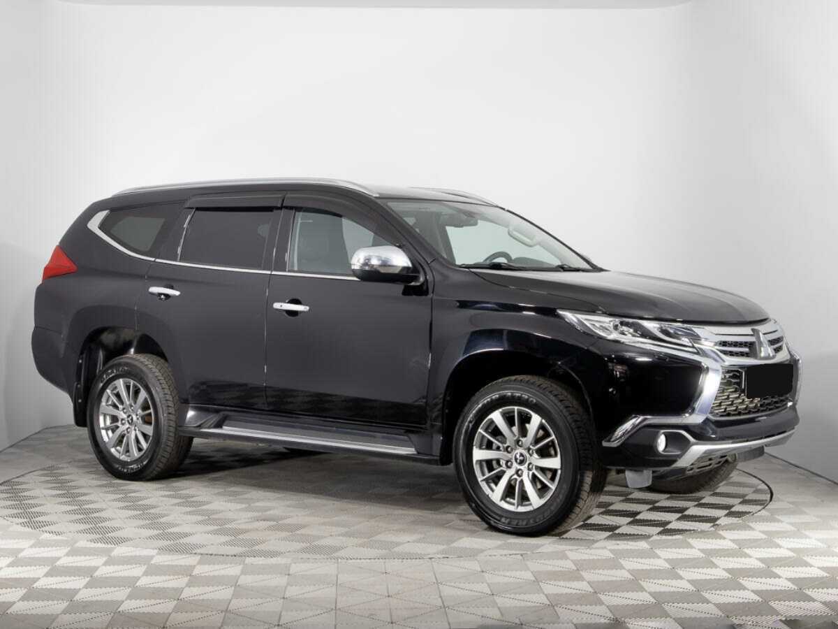 Mitsubishi Pajero Sport с пробегом — 2018 год. Фото: #2