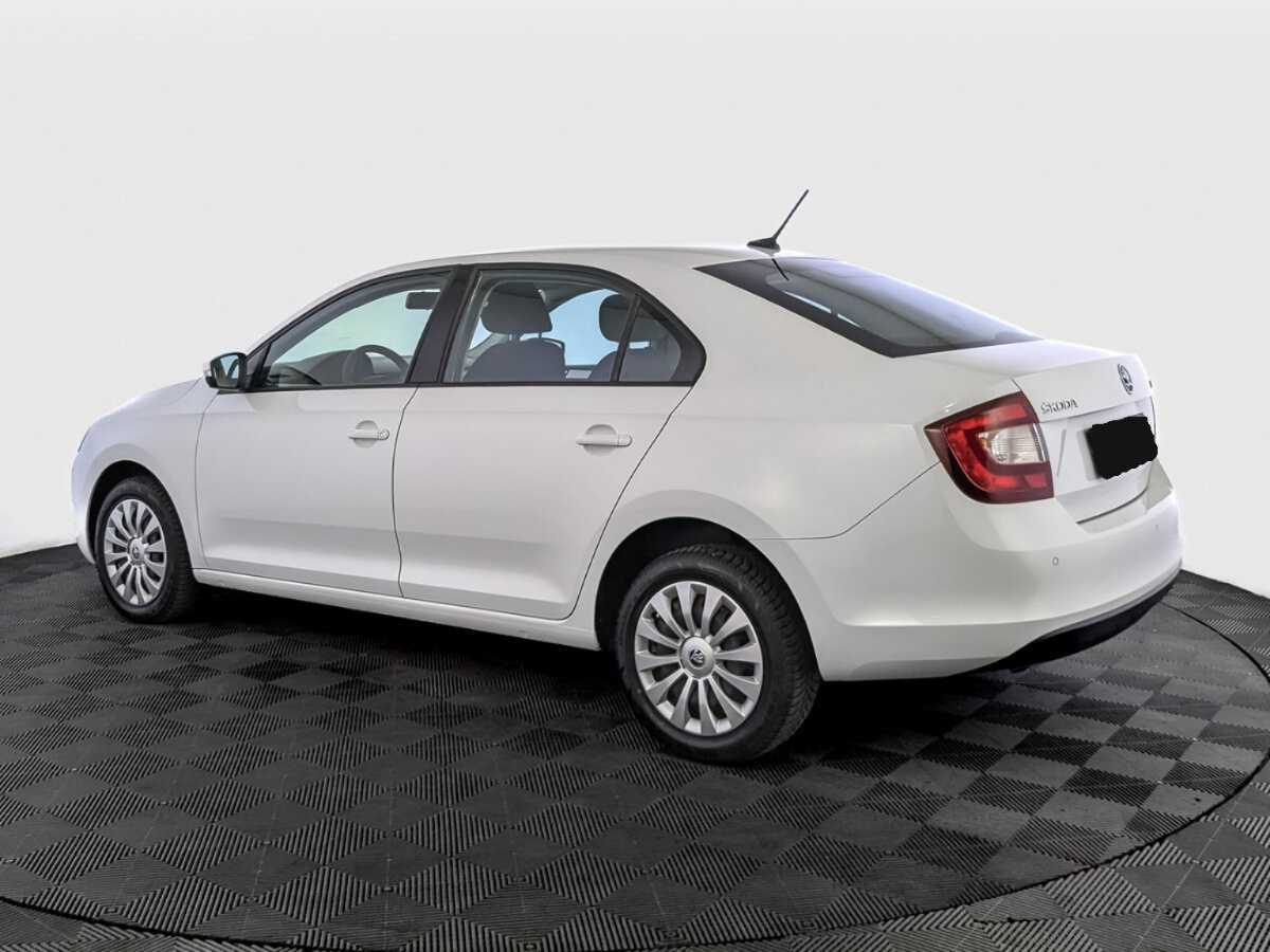 Skoda Rapid с пробегом — 2019 год. Фото: #6