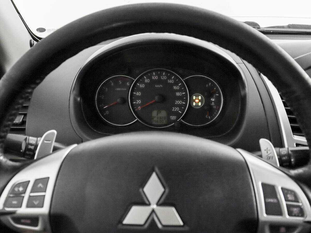Mitsubishi Pajero Sport с пробегом — 2011 год. Фото: #15