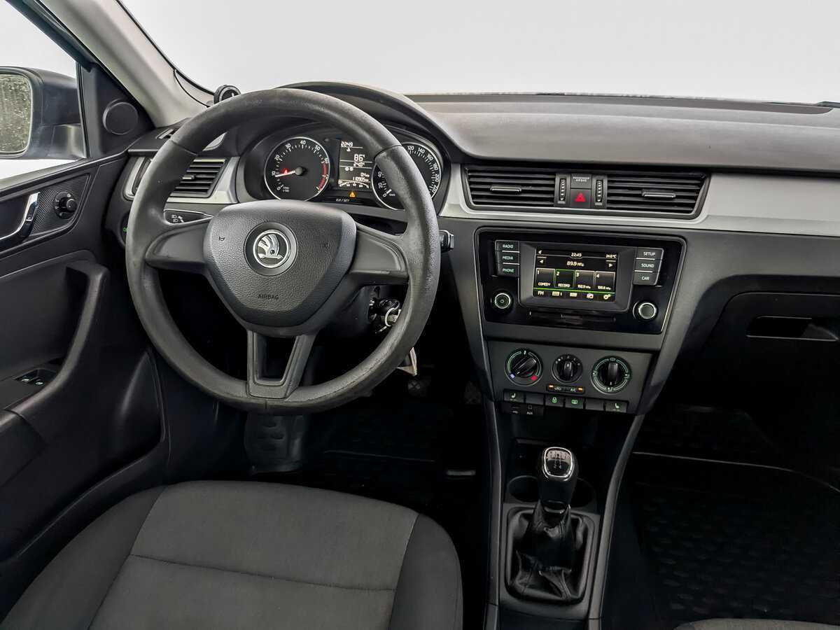 Skoda Rapid с пробегом — 2017 год. Фото: #25