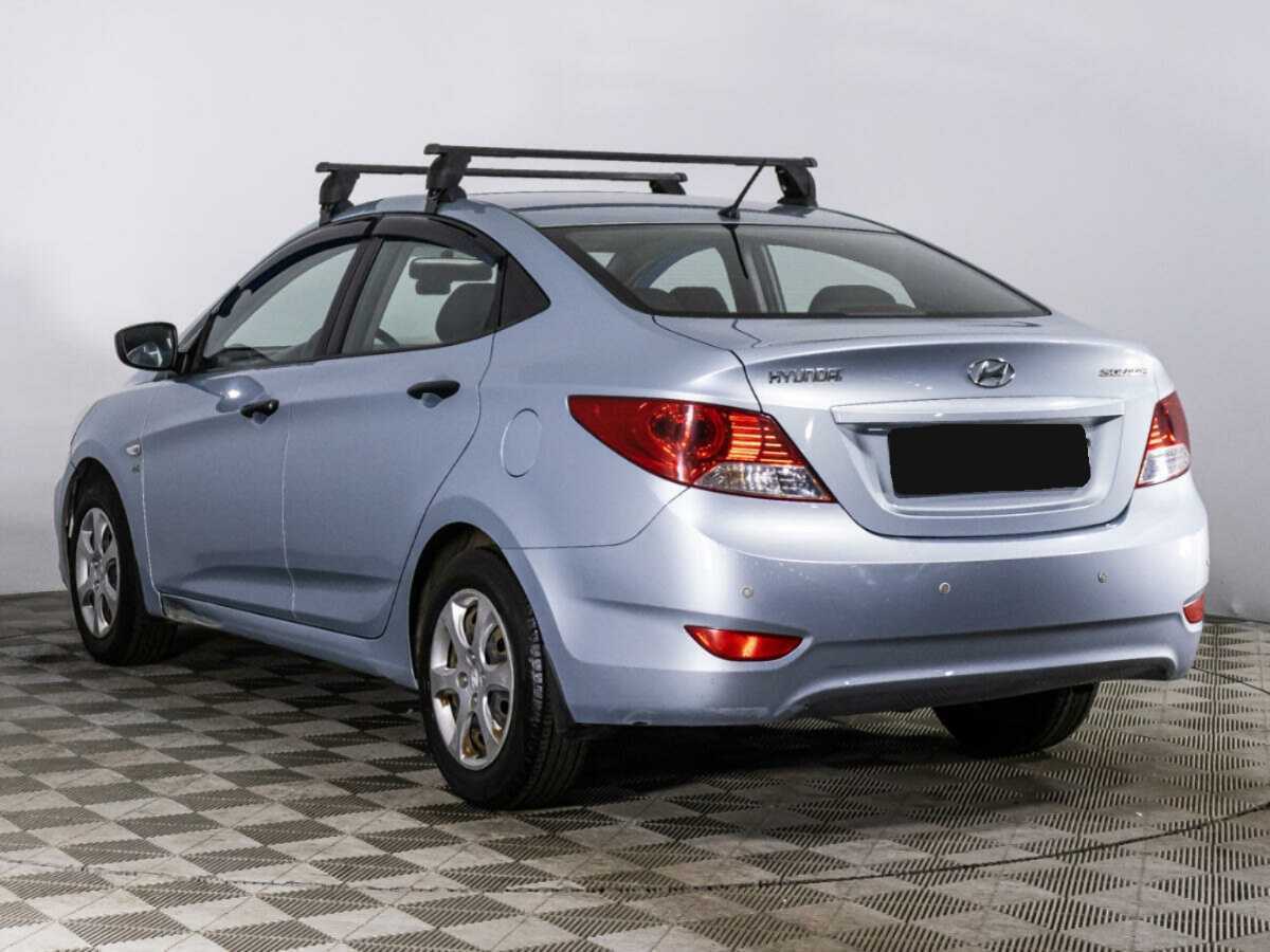 Hyundai Solaris с пробегом — 2011 год. Фото: #6