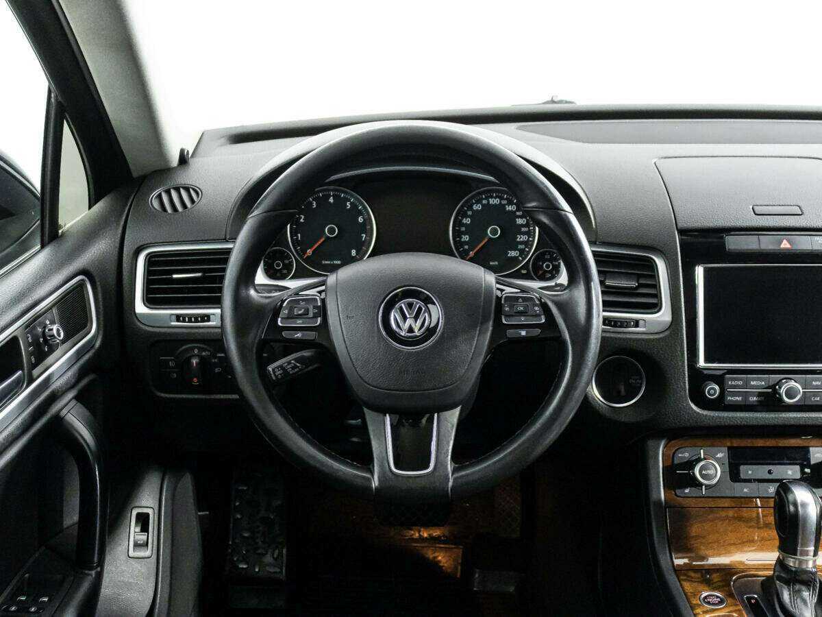 Volkswagen Touareg с пробегом — 2011 год. Фото: #17