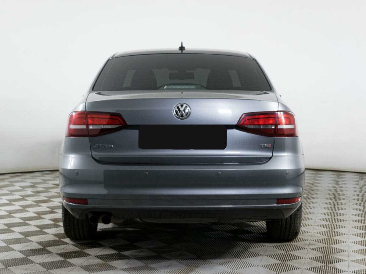 Volkswagen Jetta с пробегом — 2016 год. Фото: #4