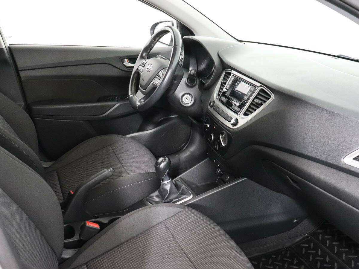 Hyundai Solaris с пробегом — 2019 год. Фото: #6
