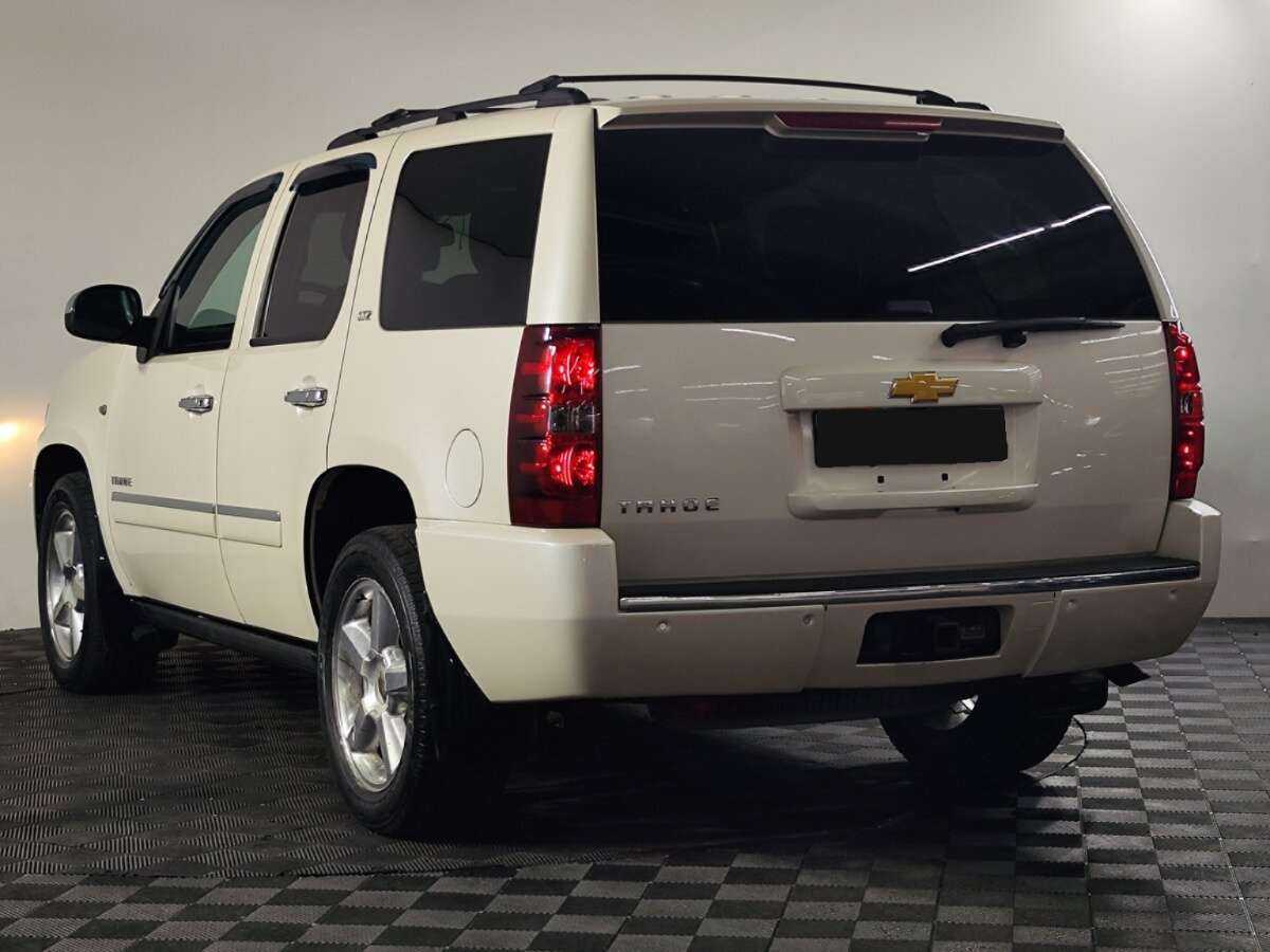 Chevrolet Tahoe с пробегом — 2012 год. Фото: #4