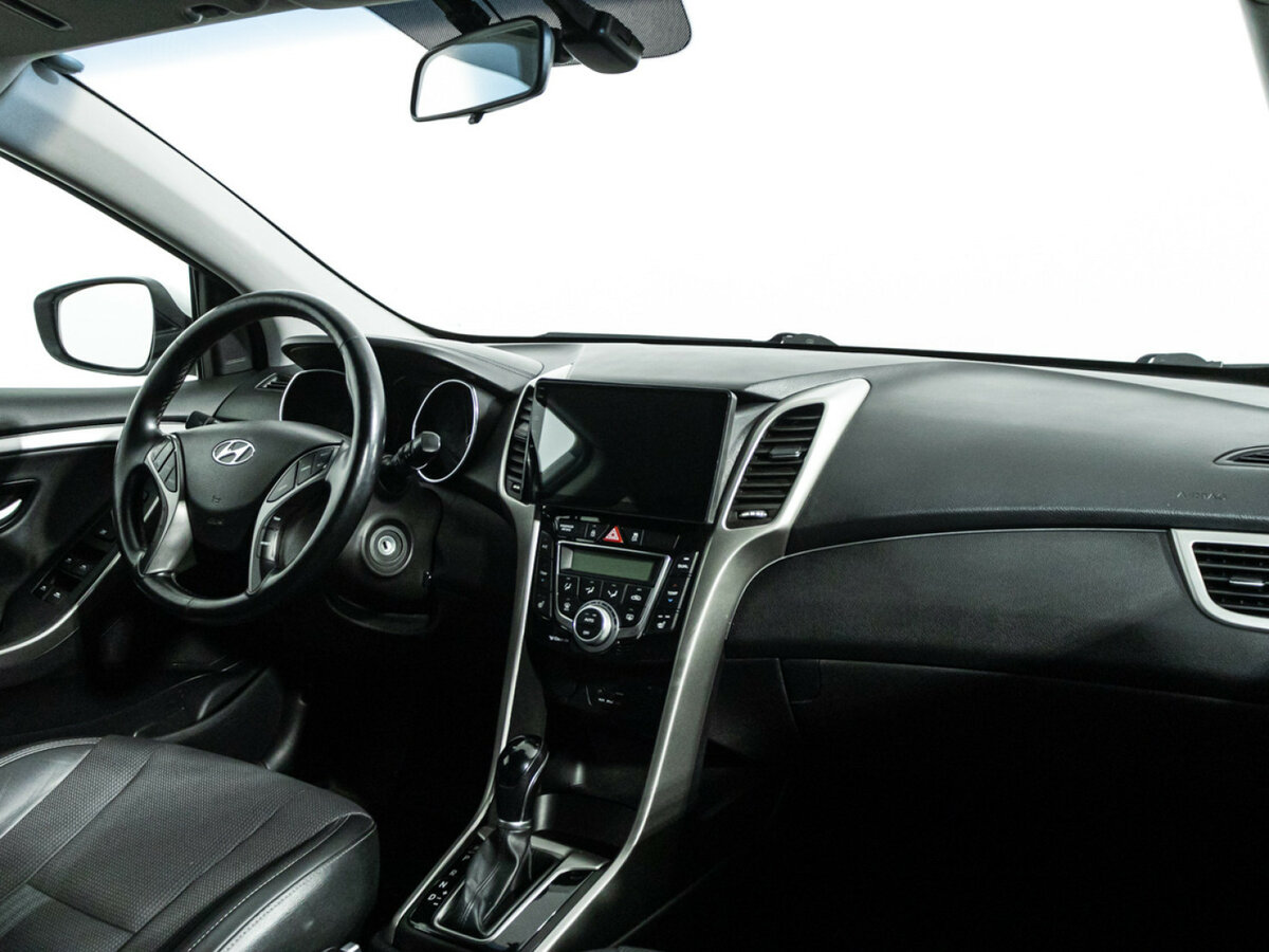 Hyundai i30 с пробегом — 2015 год. Фото: #8