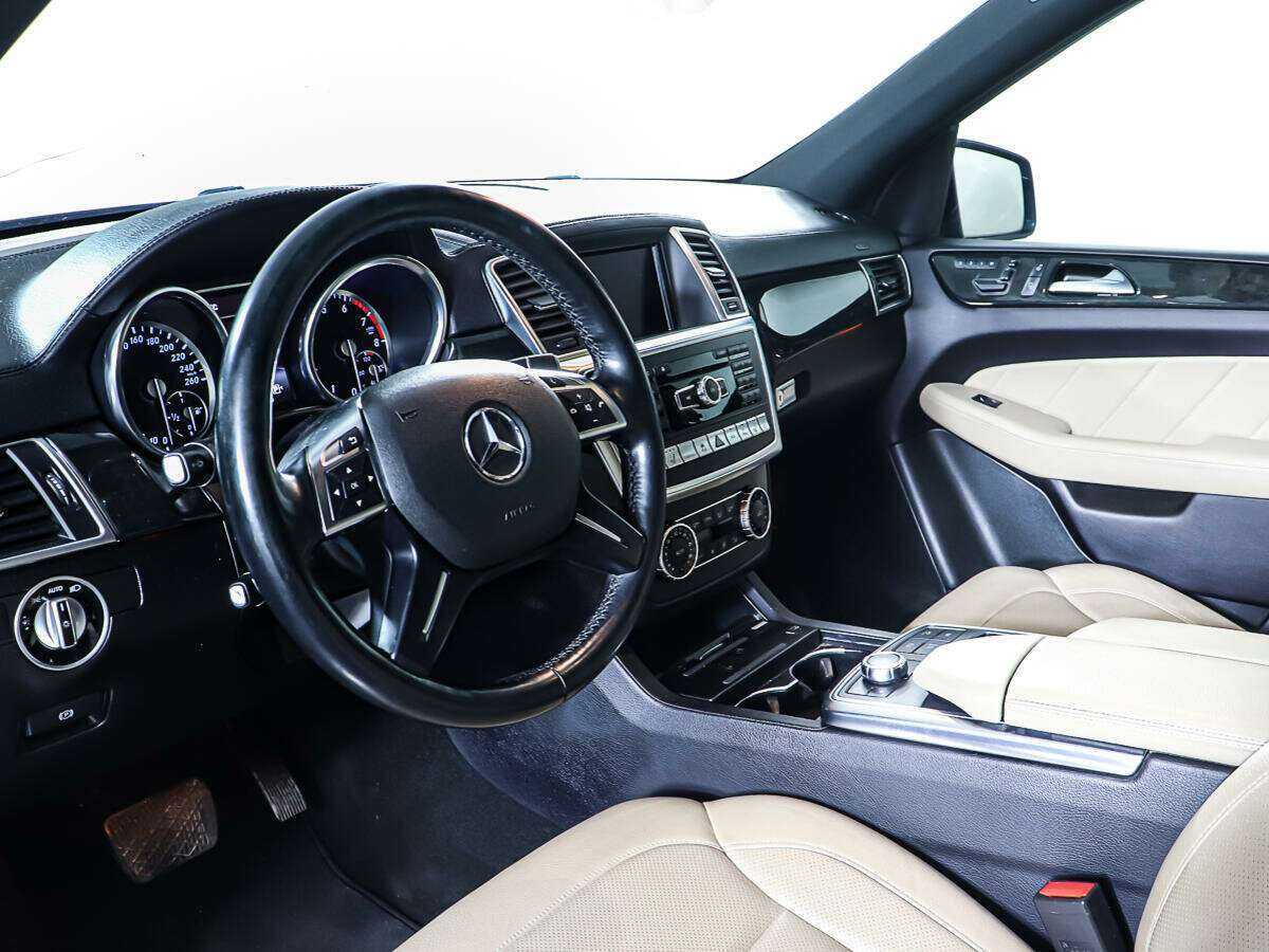 Mercedes-Benz GL-Класс с пробегом — 2015 год. Фото: #12
