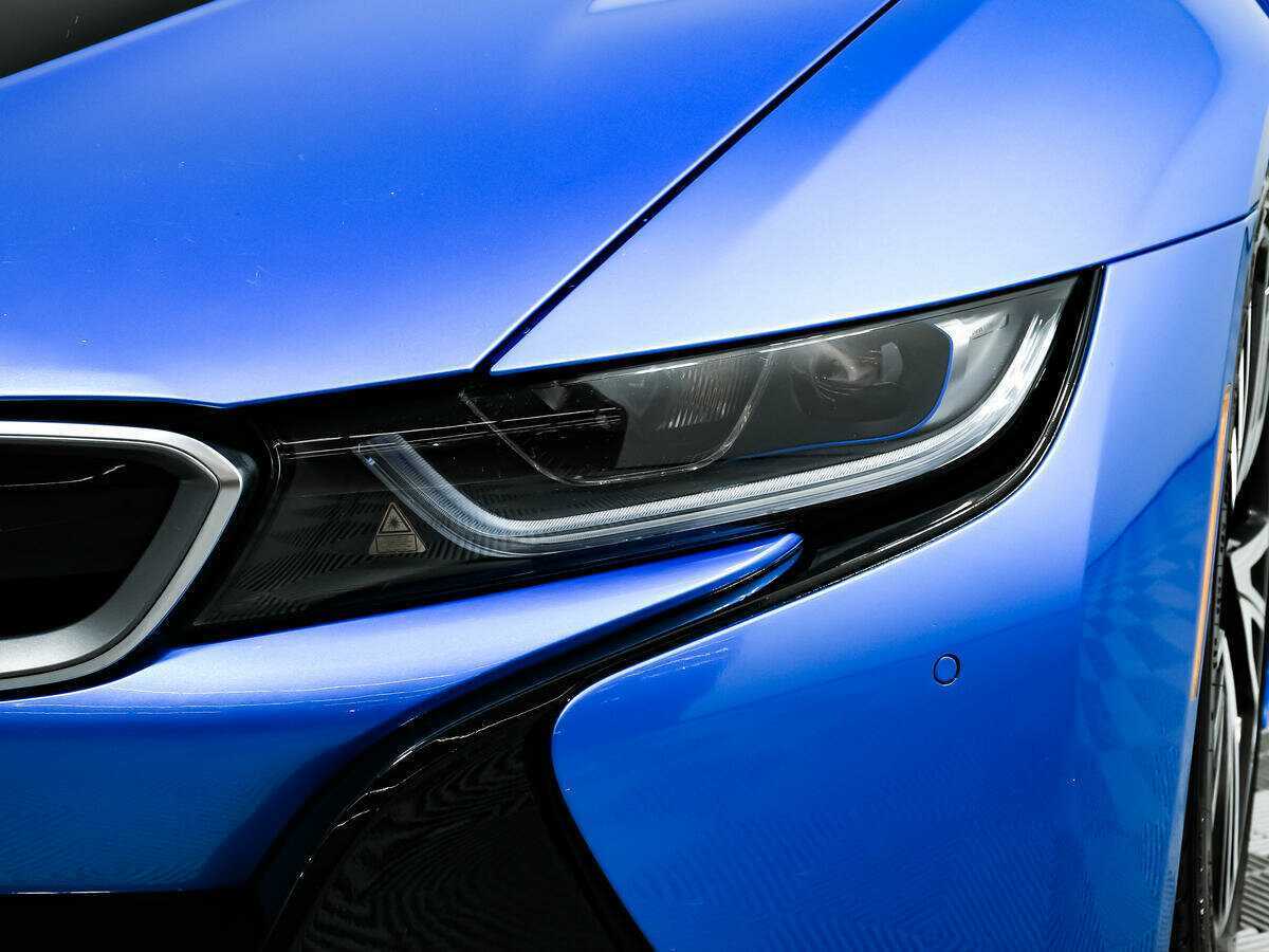 BMW i8 с пробегом — 2016 год. Фото: #14