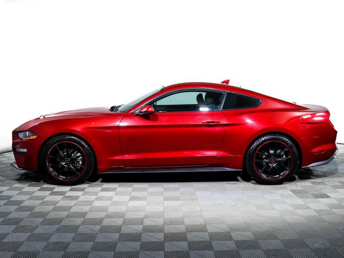 Ford Mustang с пробегом — 2020 год. Фото: #4
