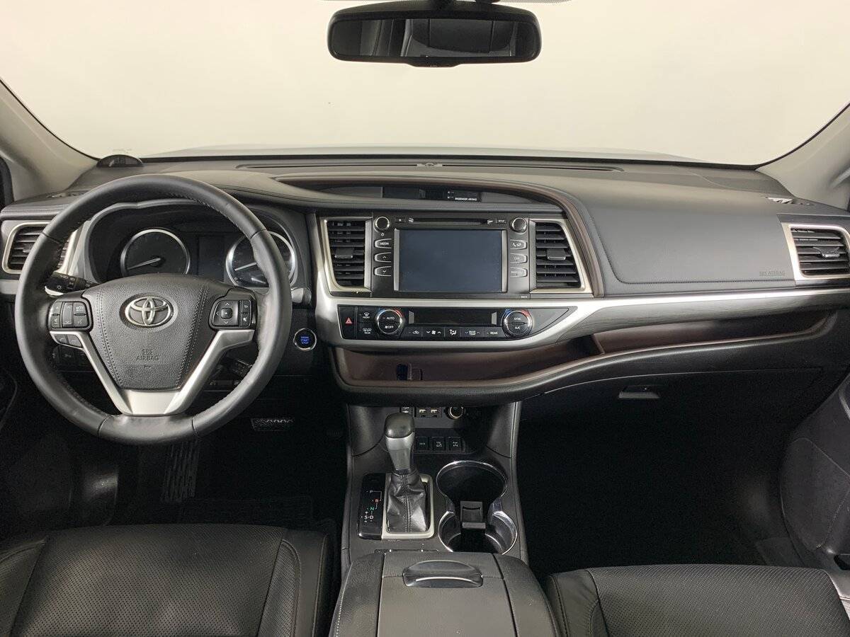 Toyota Highlander с пробегом — 2019 год. Фото: #11