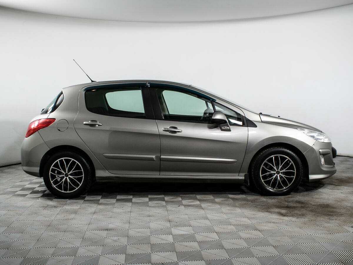 Peugeot 308 с пробегом — 2010 год. Фото: #3