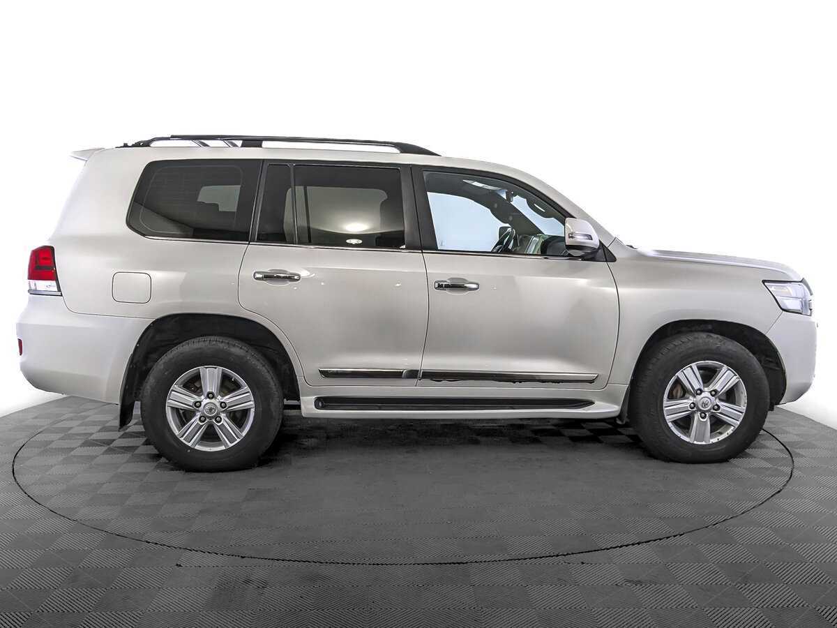 Toyota Land Cruiser с пробегом — 2016 год. Фото: #3