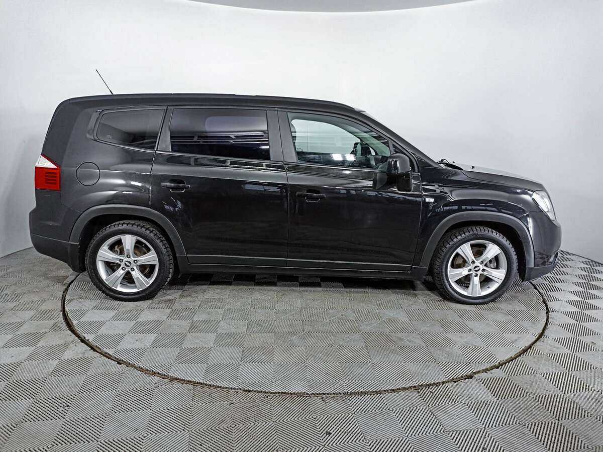 Chevrolet Orlando с пробегом — 2012 год. Фото: #3