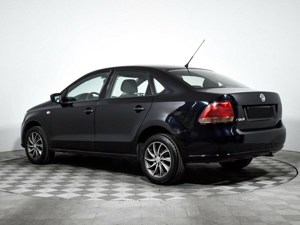 Volkswagen Polo с пробегом — 2010 год. Фото: #6