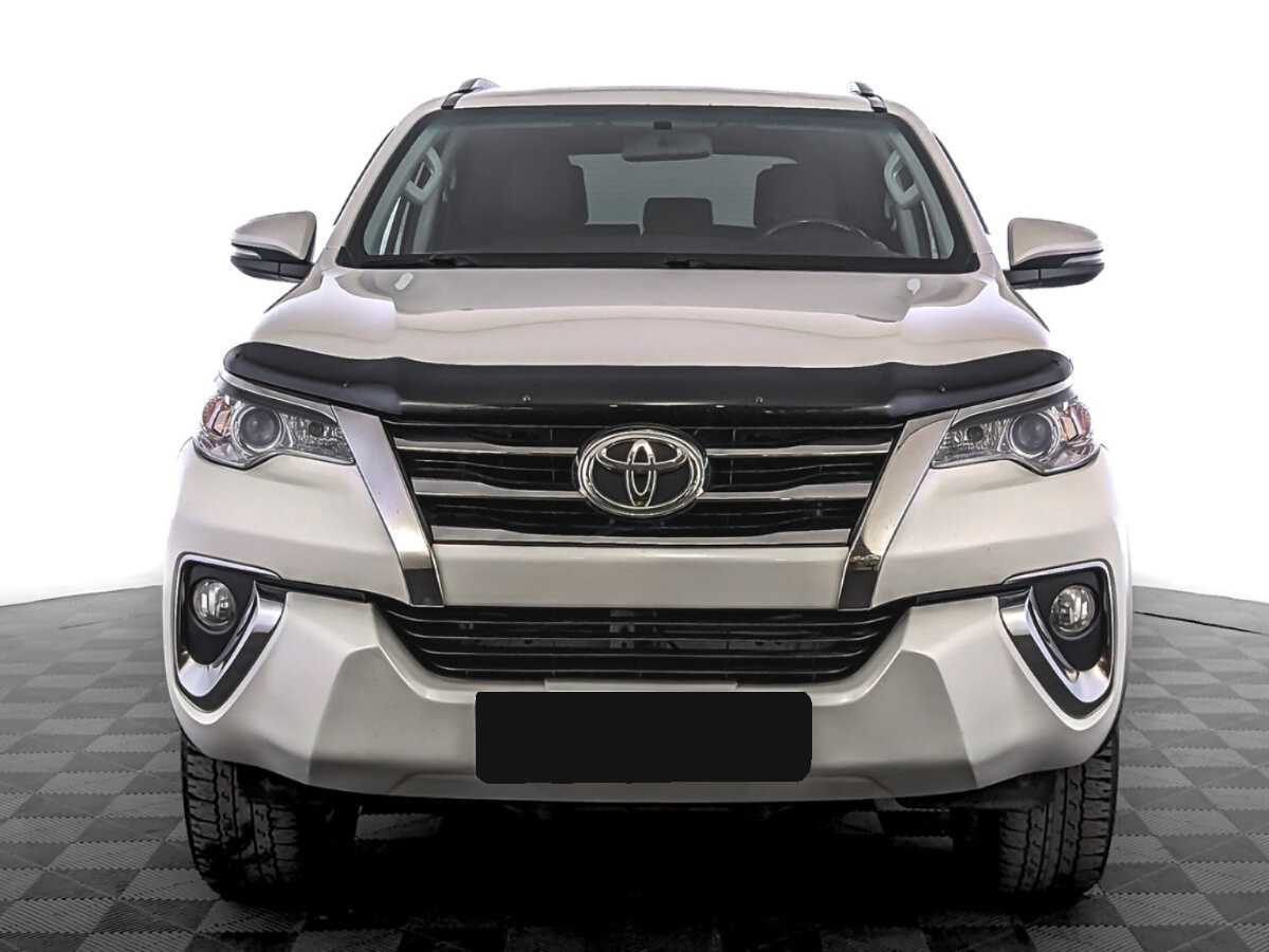 Toyota Fortuner с пробегом — 2018 год. Фото: #1