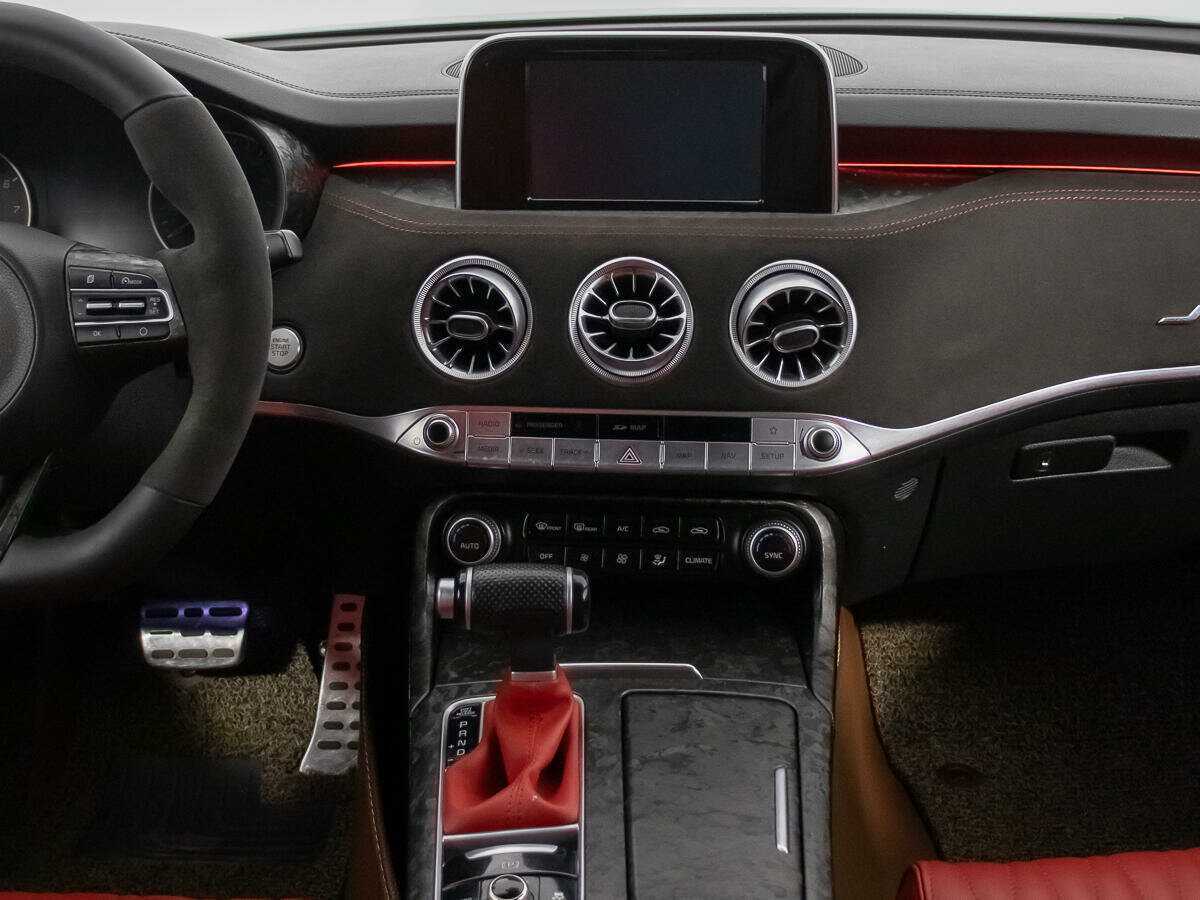 Kia Stinger с пробегом — 2018 год. Фото: #13