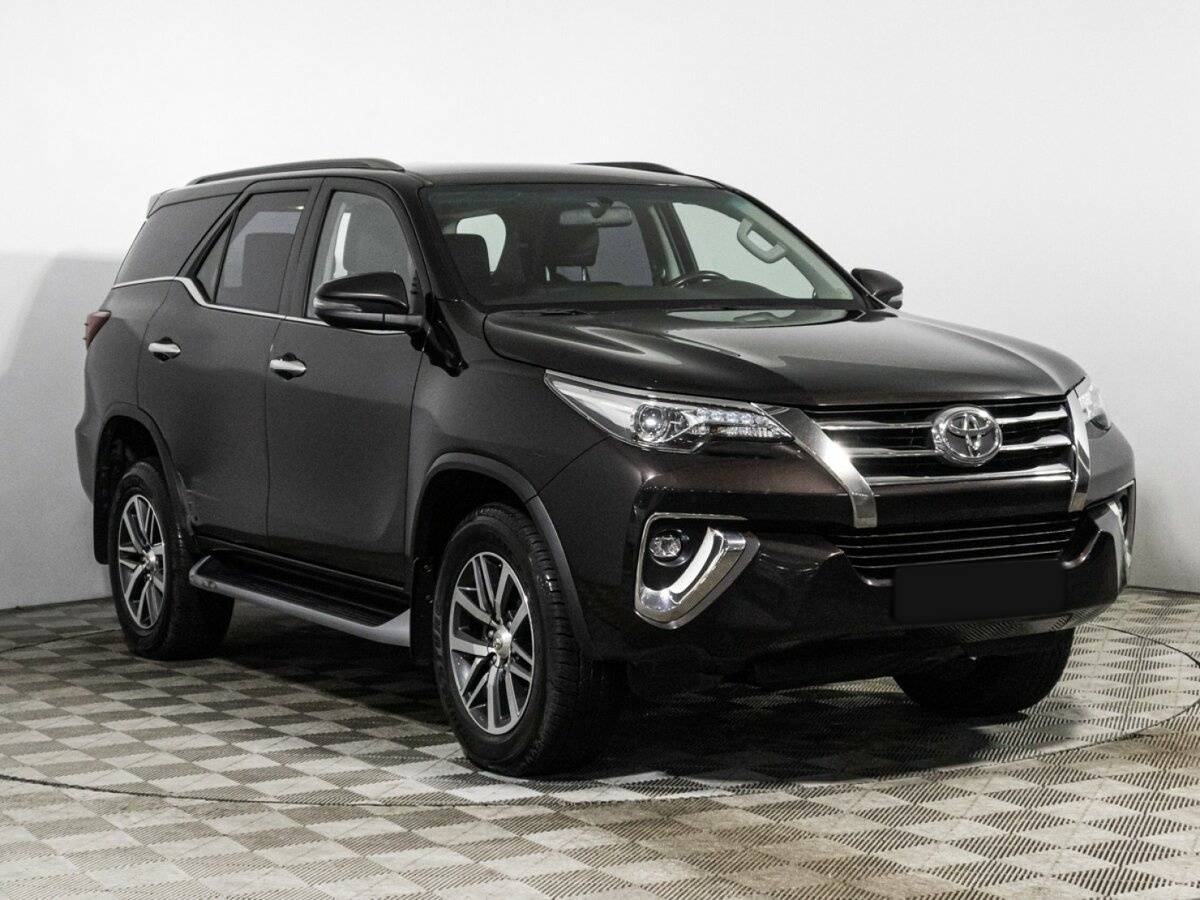 Toyota Fortuner с пробегом — 2017 год. Фото: #2