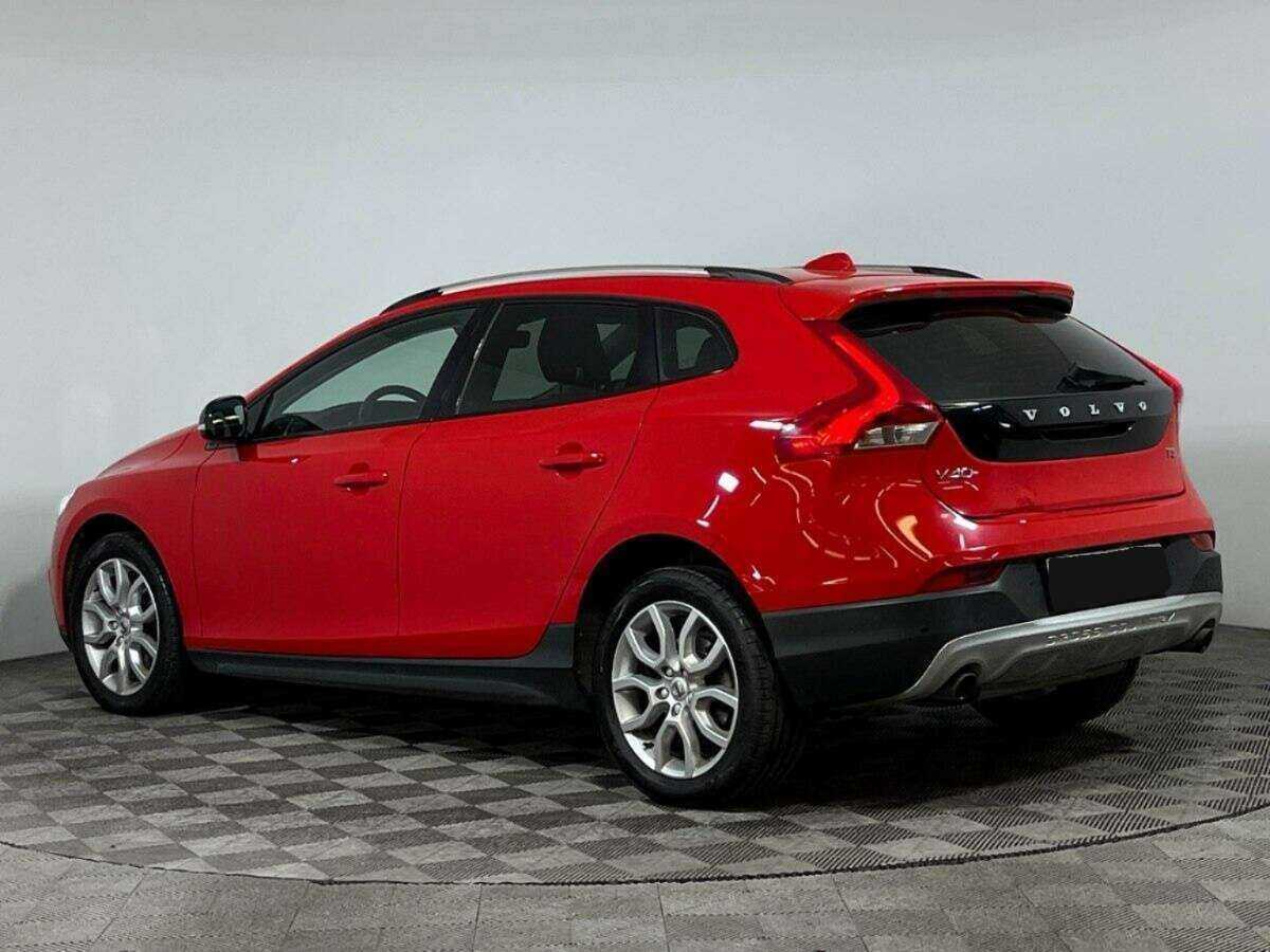 Volvo V40 Cross Country с пробегом — 2018 год. Фото: #6