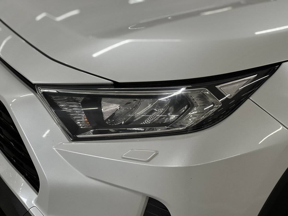 Toyota RAV4 с пробегом — 2021 год. Фото: #16