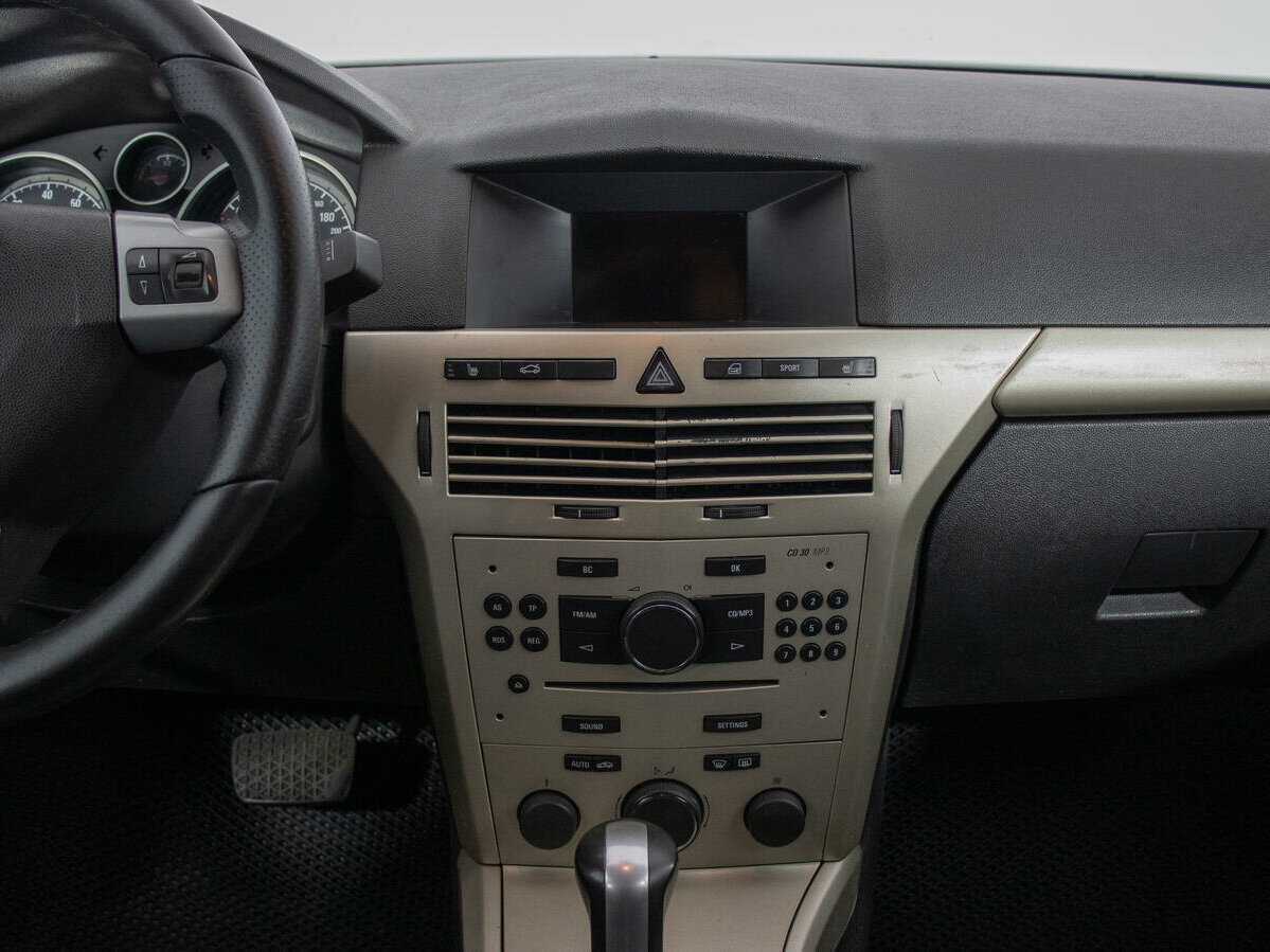 Opel Astra с пробегом — 2008 год. Фото: #13