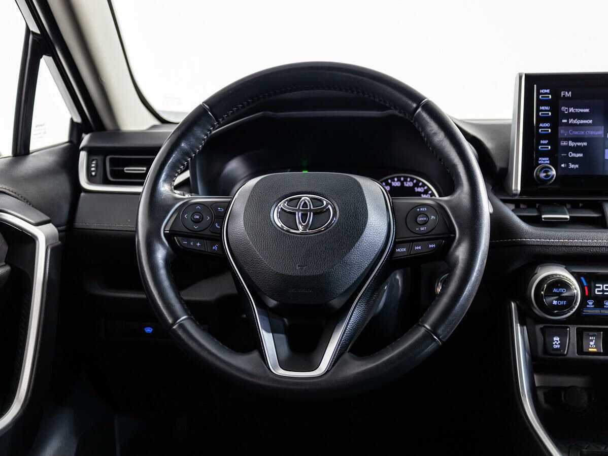 Toyota RAV4 с пробегом — 2020 год. Фото: #9