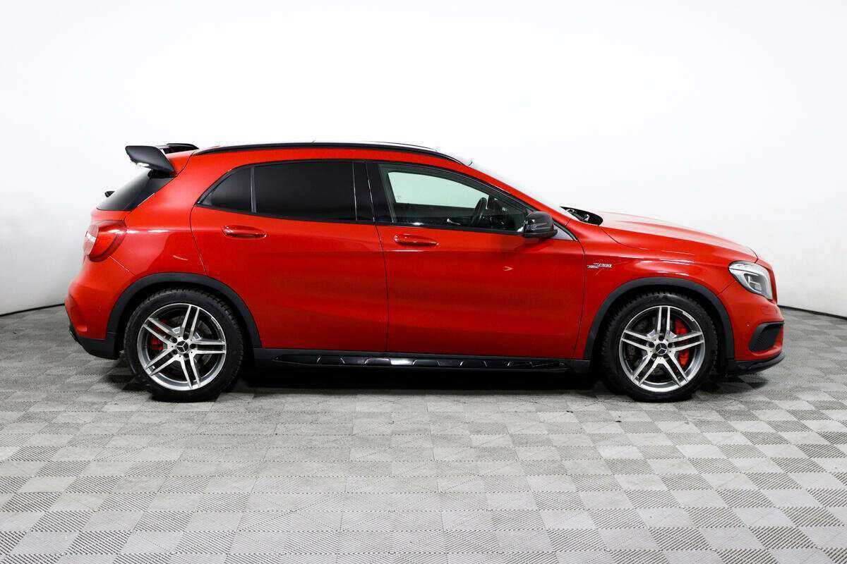 Mercedes-Benz GLA AMG с пробегом — 2015 год. Фото: #3