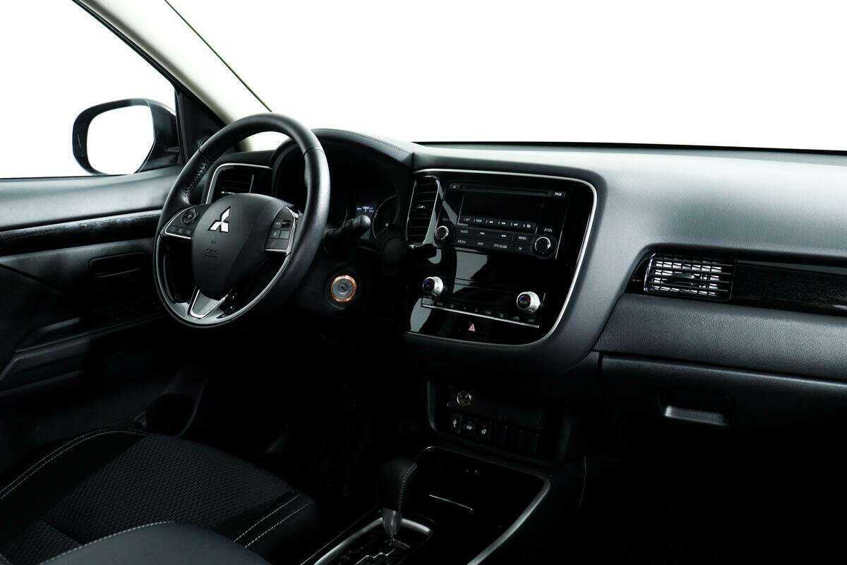 Mitsubishi Outlander с пробегом — 2020 год. Фото: #8