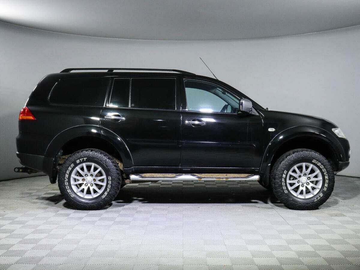 Mitsubishi Pajero Sport с пробегом — 2010 год. Фото: #2