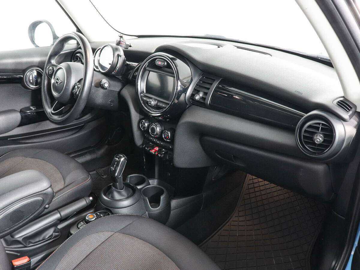 Mini Hatch с пробегом — 2018 год. Фото: #9